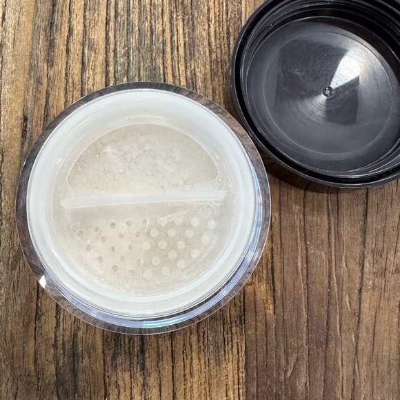 Charlotte Tilbury Magic Powder - Deep Brown Lid with Pale Pink Text - Picture 3 of 4